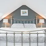 Fern House * Hinderwell
