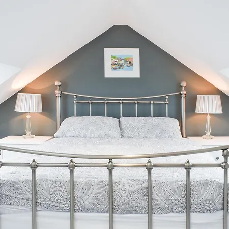 Fern House * Hinderwell